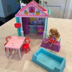 Barbie Chelsea dollhouse and doll